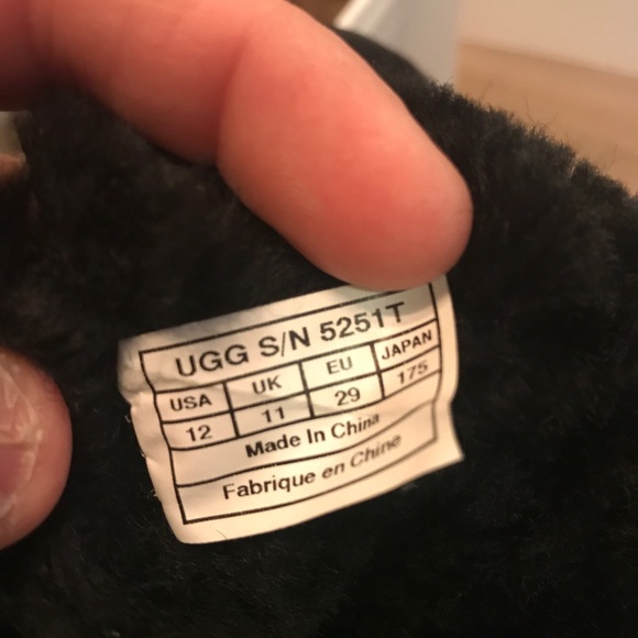 Used black Kids UGGs, size 12US - Picture 4 of 4